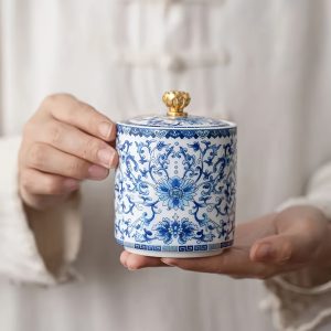 Vintage High-End Blue and White Floral Vine for Lotus Ceramic Sealed Tea Canister